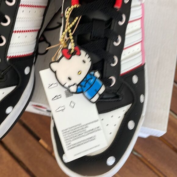 Adidas Forum Low Hello Kitty Polka Dot USA Women Size 8.5/UK 7(GW7167) - Picture 11 of 15